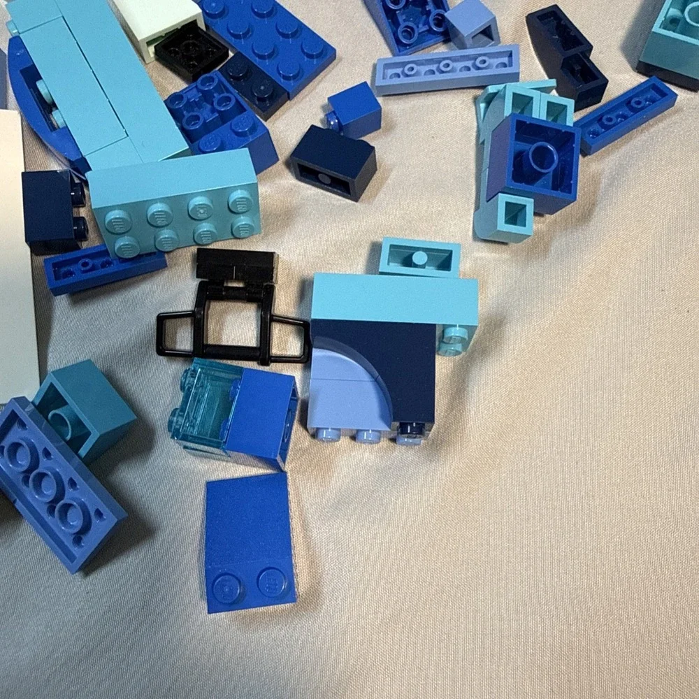 LEGO Bulk Blue Bricks Bundle - Mix of Classic Pieces, Slopes & Parts Loose